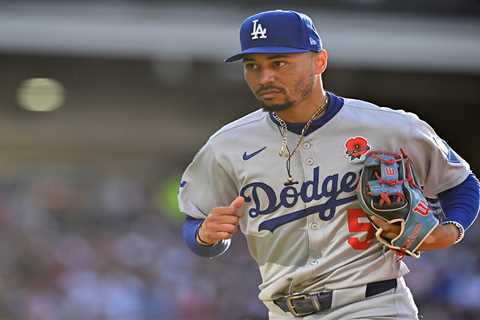 Dodgers’ Mookie Betts misses Yankees opener after he stubs toe, needs X-rays