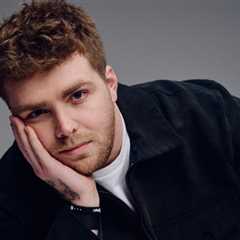 Alex Warren Breaks Out of a Tie With Ed Sheeran for U.K. Singles Chart Record