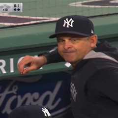 Aaron Boone, DJ LeMahieu tossed in fiery ejections after controversial call vs. Red Sox