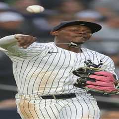 Yankees veteran infielders make two miscues that prove costly