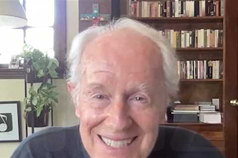 'M*A*SH' Actor Mike Farrell Shares Memories of Late Actress Loretta Swit
