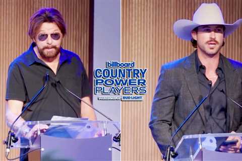 Riley Green Accepts the Groundbreaker Award From Ronnie Dunn | Country Power Players 2025