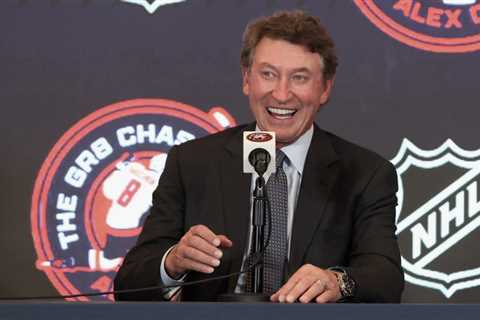 Wayne Gretzky Gets Introduced to ‘Pink Pony Club’ & Wants Chappell Roan’s Hit as His Ringtone