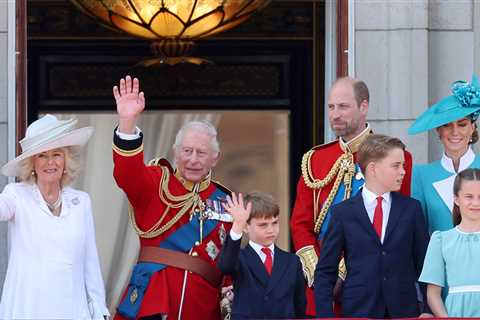 Kate Middleton & Daughter Charlotte Twin at Trooping the Colour
