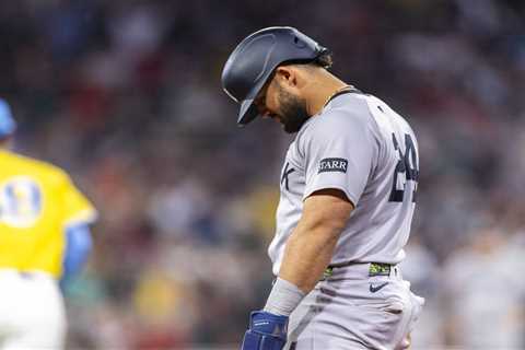 Yankees’ brutal gaffe ruins rally after polarizing Hunter Dobbins exits in another loss to Red Sox