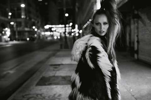 Miley Cyrus’ Magnifique Mash-Up of ‘The Climb’ & ‘We Can’t Stop,’ Plus More Highlights Inside Paris ..