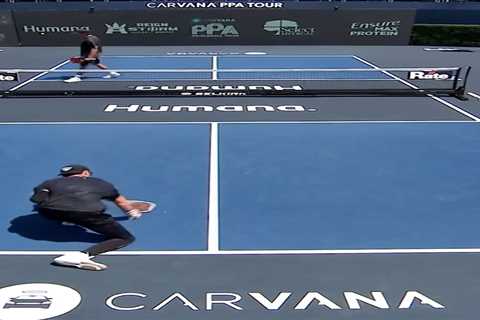 Pickleball star struggles to break paddle in epic meltdown