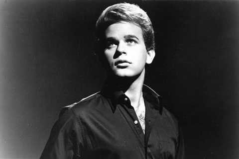 Lou Christie, 1960s Teen Idol & ‘Lightnin’ Strikes’ Hitmaker, Dies at 82