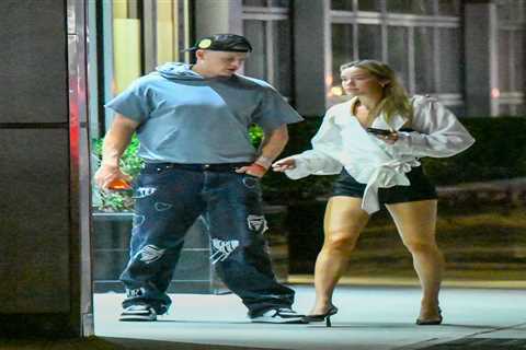 Joe Burrow spotted on late-night NYC outing with model Olivia Ponton as dating rumors fly