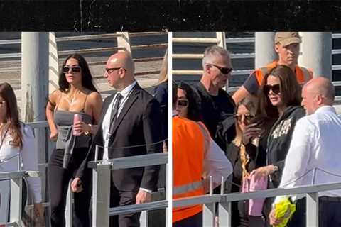 Leonardo DiCaprio and Orlando Bloom Depart Venice After Bezos Wedding