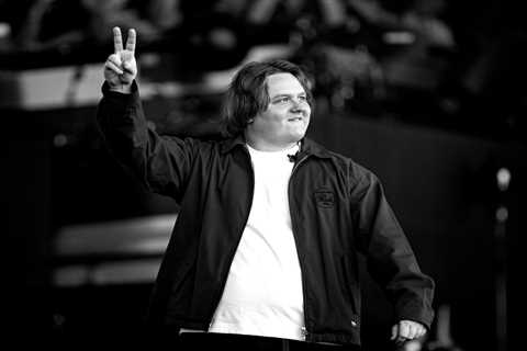 Miley Cyrus Drops Dramatic Video Teaser For Naomi Campbell Collab ‘Every Girl You’ve Ever Loved’