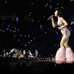 Katy Perry Cries On Stage at Final Australian Lifetimes Tour Show Days After Orlando Bloom Split