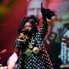 Essence Fest Takes Blame for Lauryn Hill’s Delayed 3 A.M. Set: ‘We Will Take That’