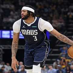 Mavericks star Anthony Davis gets surgery for detached retina