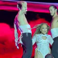 Jennifer Lopez Hits Different Sexual Positions During Concert, on Video