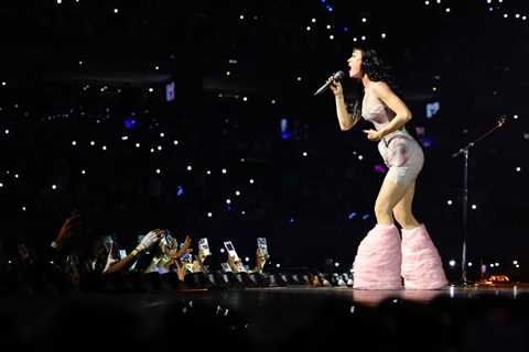 Katy Perry Cries On Stage at Final Australian Lifetimes Tour Show Days After Orlando Bloom Split