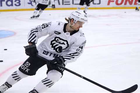 Islanders sign KHL star Maxim Shabanov in latest free agency swing