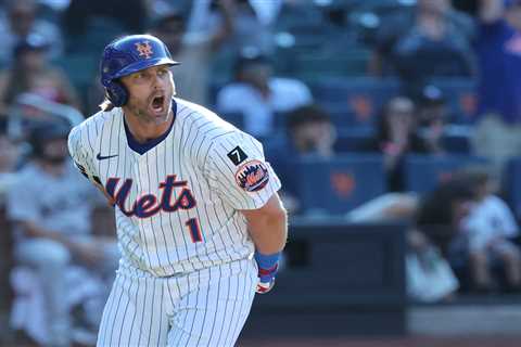 Heroes, zeros from Mets’ Subway Series win: Jeff McNeil came through on both sides of the ball