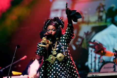 Essence Fest Takes Blame for Lauryn Hill’s Delayed 3 A.M. Set: ‘We Will Take That’