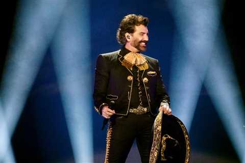 Alejandro Fernández to Donate Concert Proceeds to Texas Flood Victims: ‘I’m Absolutely Heartbroken’