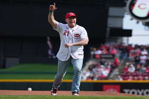 Sean Casey shows injury nightmare after one Savannah Bananas at-bat: ‘Hammies looked like pulled..