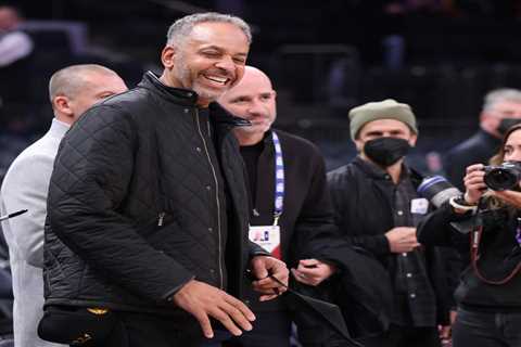 Amazon starting Steph Curry recruitment by hiring his dad