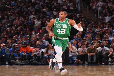 What’s behind the Warriors’ stunning lack of free agency moves