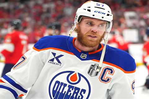 Oilers superstars Connor McDavid, Leon Draisaitl join beer league game in viral moment