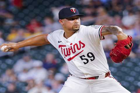 Phillies acquiring flamethrower Jhoan Duran from Twins in seismic trade deadline move