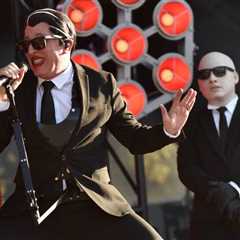 Maynard James Keenan Reflects on Phone Concert Ban: ‘The Thing You’re Getting on Your Phone Sucks’
