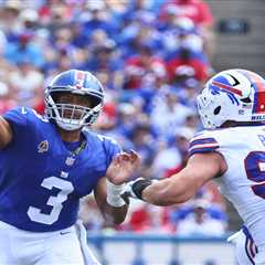 Russell Wilson delivers short but effective Giants preseason debut