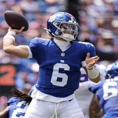 Jaxson Dart shares heartwarming moment with mom after dazzling Giants preseason debut