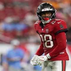 Shilo Sanders reveals why dad Deion didn’t want his jersey after stellar Bucs debut
