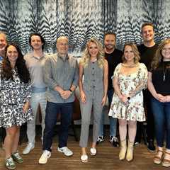 Emily Ann Roberts Signs With RECORDS/Sony Music Nashville: ‘It Feels Like I’m Just Gettin’ Started’