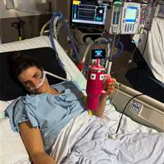 Three-time Olympic champ Jessica Fox reveals cancer surgery