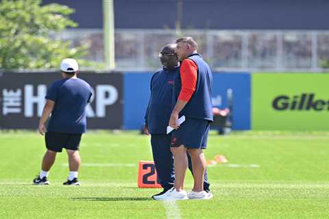 Patriots defensive coordinator Terrell Williams exits practice after medical scare