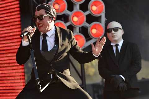 Maynard James Keenan Reflects on Phone Concert Ban: ‘The Thing You’re Getting on Your Phone Sucks’