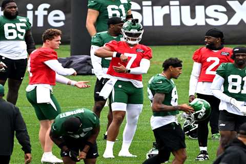 Jets’ love for Justin Fields can only go so far now as true test awaits