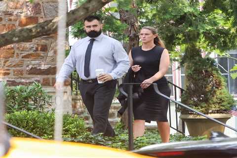Jason and Kylie Kelce attend funeral for dad Ed’s girlfriend