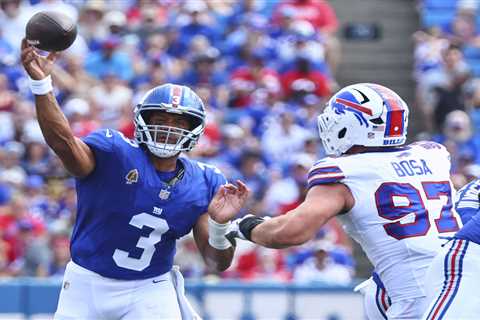 Russell Wilson delivers short but effective Giants preseason debut