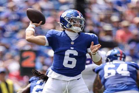 Jaxson Dart shares heartwarming moment with mom after dazzling Giants preseason debut