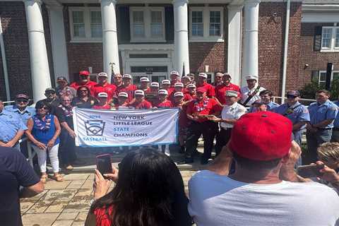 St. James-Smithtown Little League team honored with parade after valiant run in LLWS regional