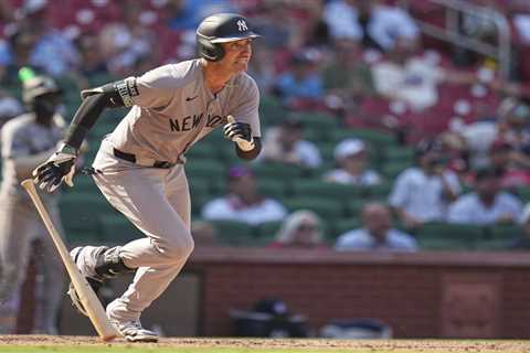 Yankees turn Cardinals’ woeful defense into ugly win to complete sweep, gain ground in AL East