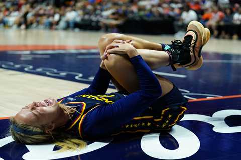 Sophie Cunningham left screaming in pain with knee injury in potential Fever nightmare: ‘Holy s–t’