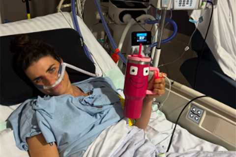 Three-time Olympic champ Jessica Fox reveals cancer surgery