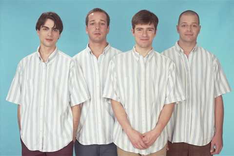 Weezer’s Brian Bell Is Excited to See Oasis