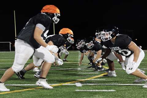 Long Island football rivals continue legacy of building bruising blockers