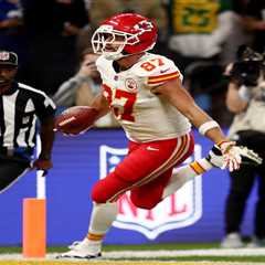 Travis Kelce pulls Chiefs closer with clutch fourth-quarter touchdown
