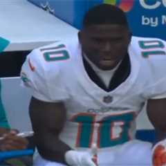 Tyreek Hill visibly frustrated on Dolphins’ bench during ugly season-opening loss to Colts