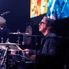 Members of Goo Goo Dolls, Silversun Pickups, Bangles, Eve 6, Go-Gos & More Set for 2026 Freezing..
